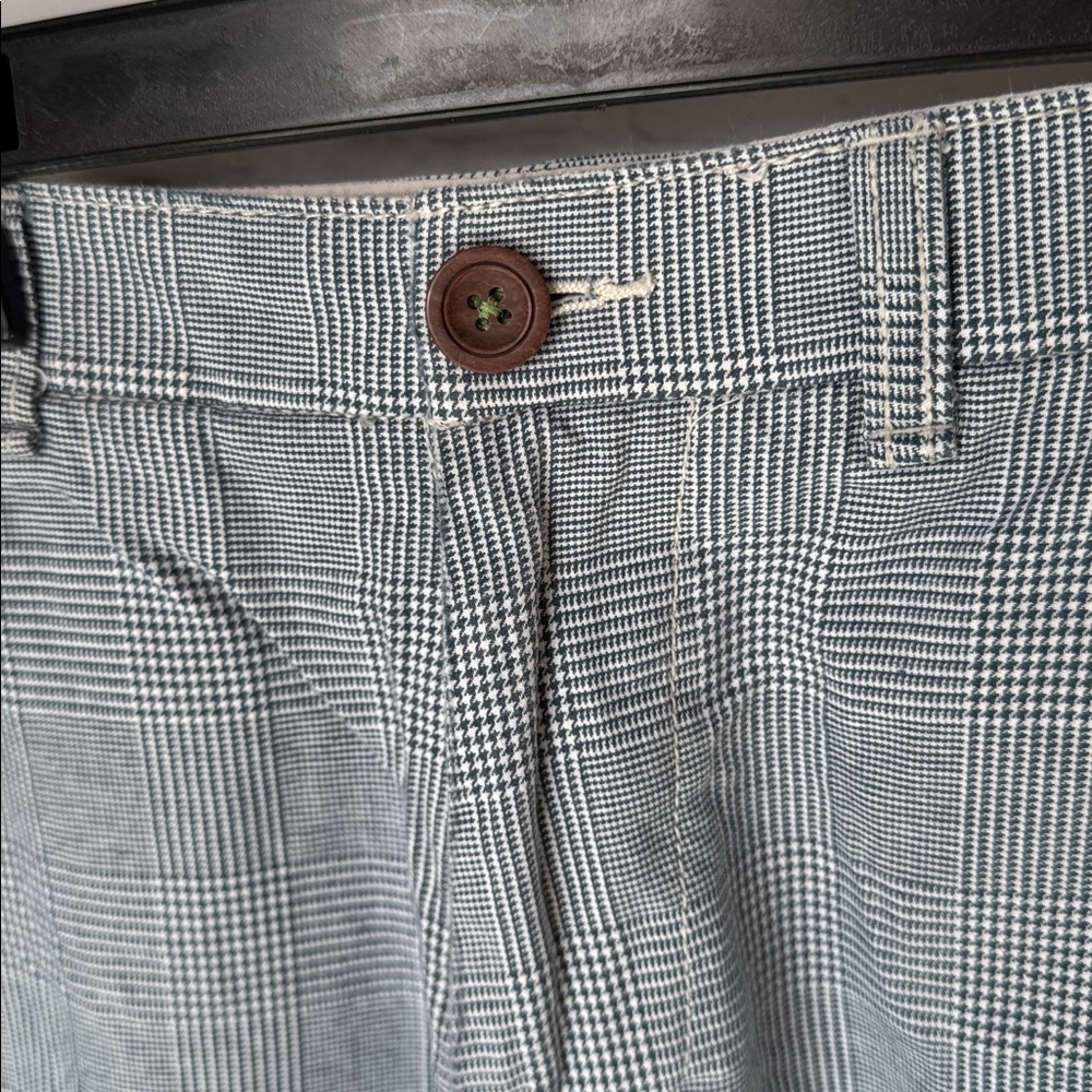 American Eagle Outfitters pair of plaid shorts 30 Waist - Picture 6 of 8